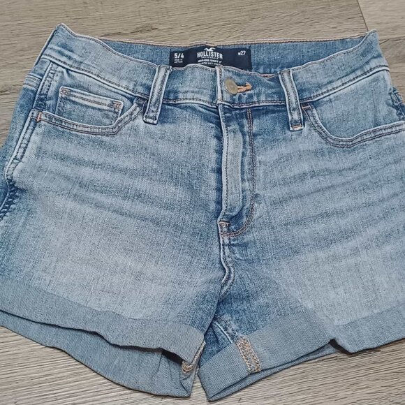 Hollister Shorts - Picture 1 of 3